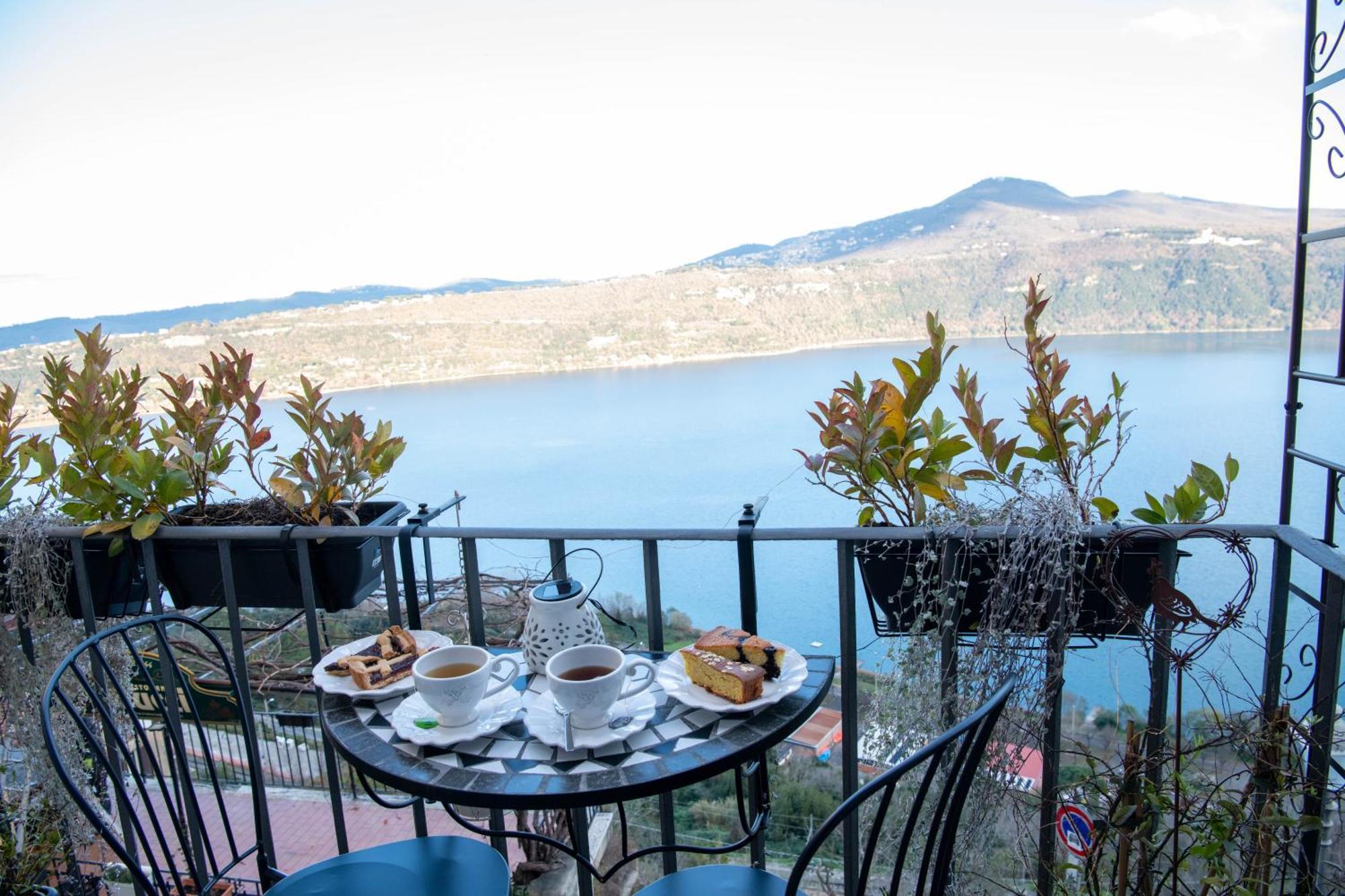 B&B Carpe Diem Vista Lago 카스텔간돌포 외부 사진