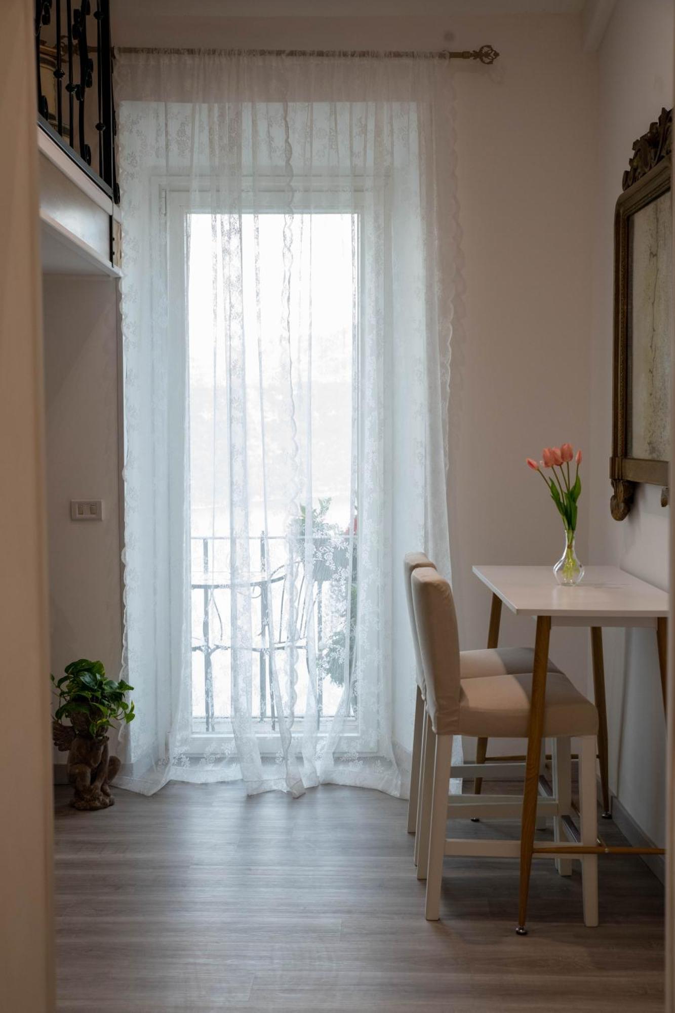 B&B Carpe Diem Vista Lago 카스텔간돌포 외부 사진